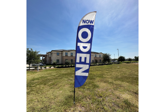 Infographic illustrating how to choose the right text size for maximum visual impact in signage and displays.