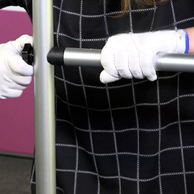 Connect the poles using screws and horizontal tubes.