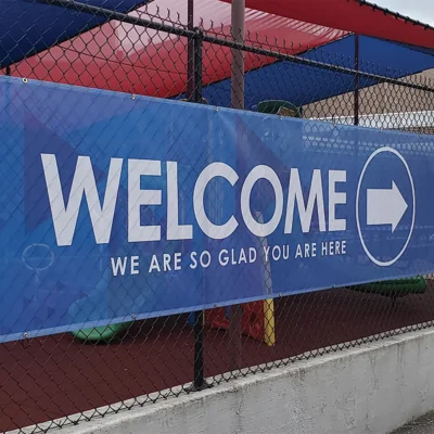 mesh-banners-fence-welcome